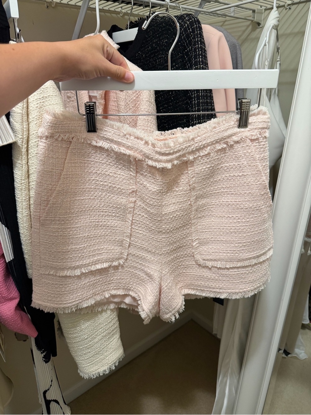 Elie Tahari Pink Bouclé Blazer & Shorts Suit Set Sz 10 (Cinq à Sept Khloe Dupe) - Picture 10 of 15